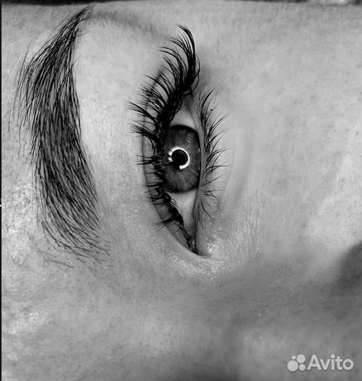 Мастер по наращиванию ресниц