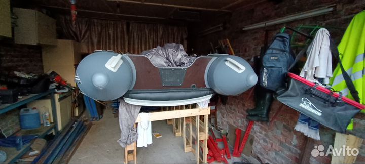 Надувная лодка Gladiator 330