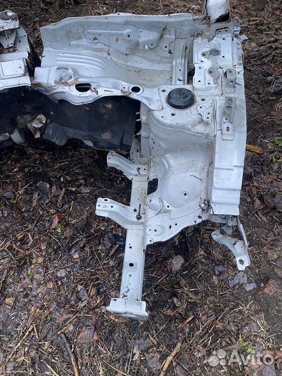 Четверть передняя правая левая Kia Ceed JD