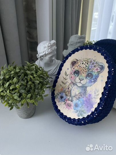 Вязаная корзинка ручной работы