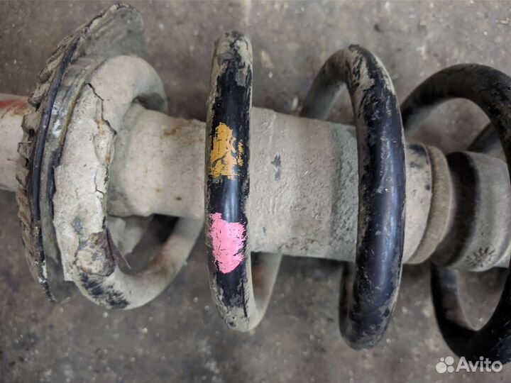 Амортизатор передний Audi A6 C5