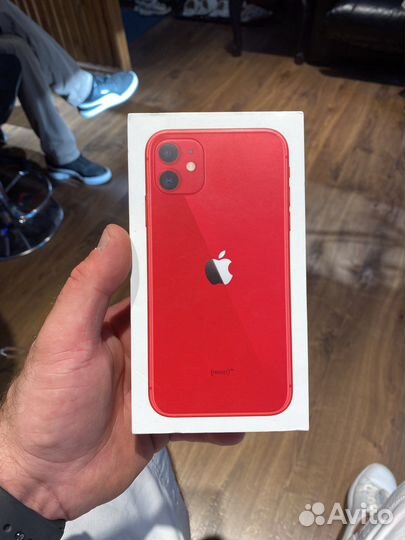 Телефон iPhone 11 128 gb red