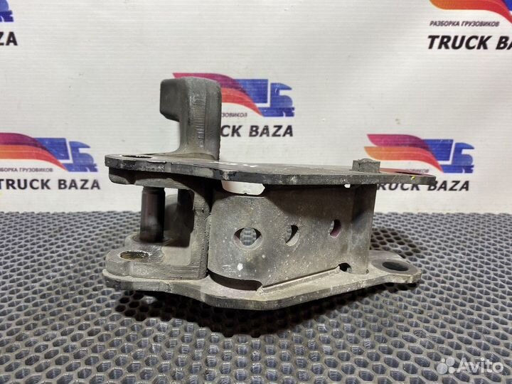 Кронштейн торсиона кабины левый Daf XF106