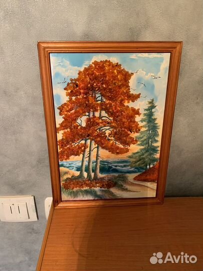 Картина с натуральным янтарем