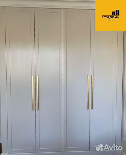 Современный распашной шкаф