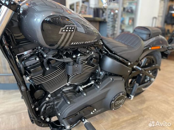 Harley DAvidson Street Bob 114 Gauntlet grey metal