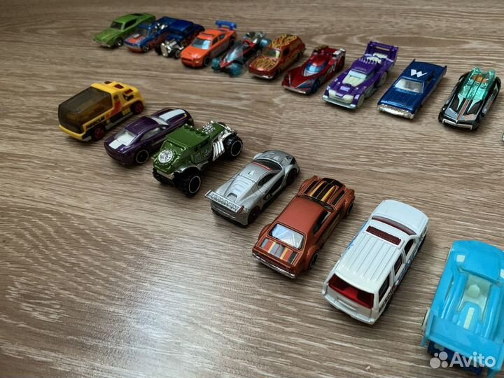 Hot wheels машинки