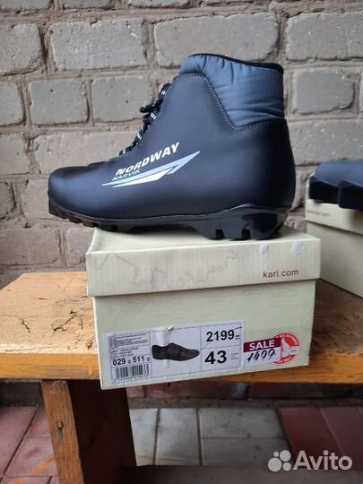 Беговые лыжи классические ботинками новые