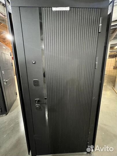 Двери входные в частный дом