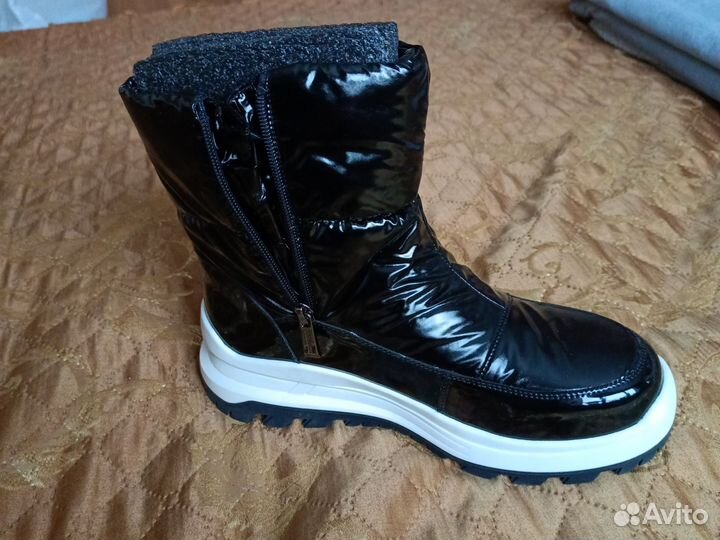 Дутики женские зимние