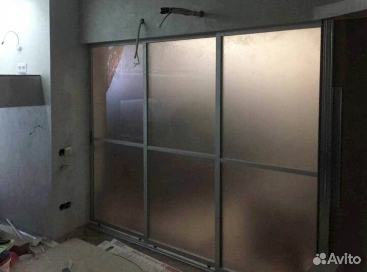 Стеклянная перегородка