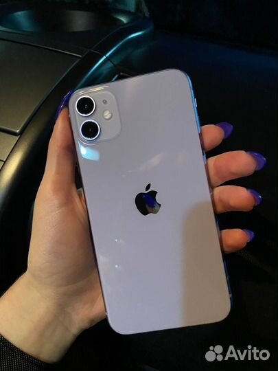 Телефон iPhone 11