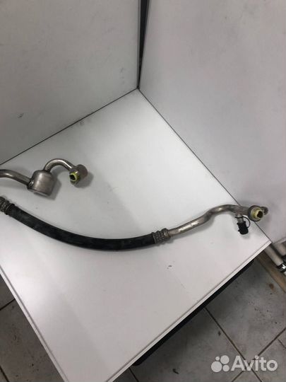 Трубка кондиционера Volvo 31404334