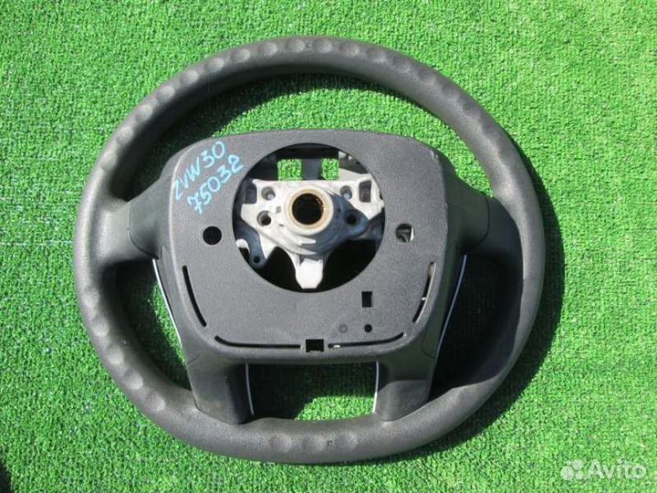 Руль Toyota Prius ZVW30 2ZR-FXE 2009/10