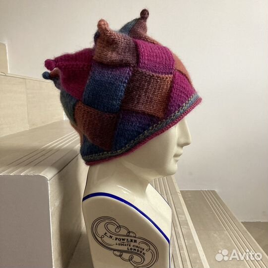 Дизайнерская вязаная шапка