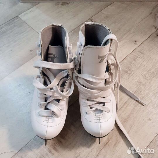 Коньки фигурные Queen 32