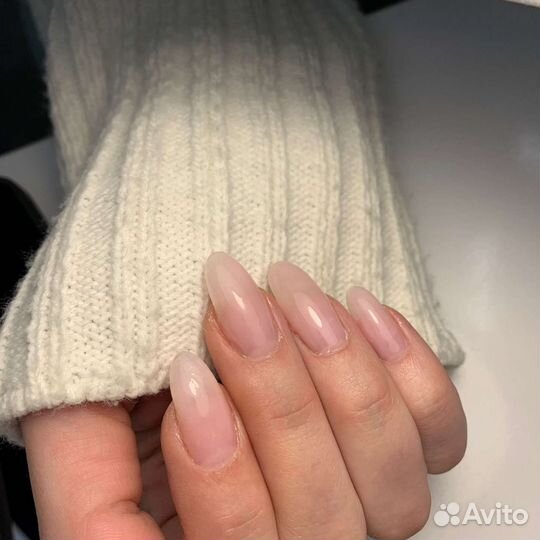 Модель на маникюр с покрытием гель лак