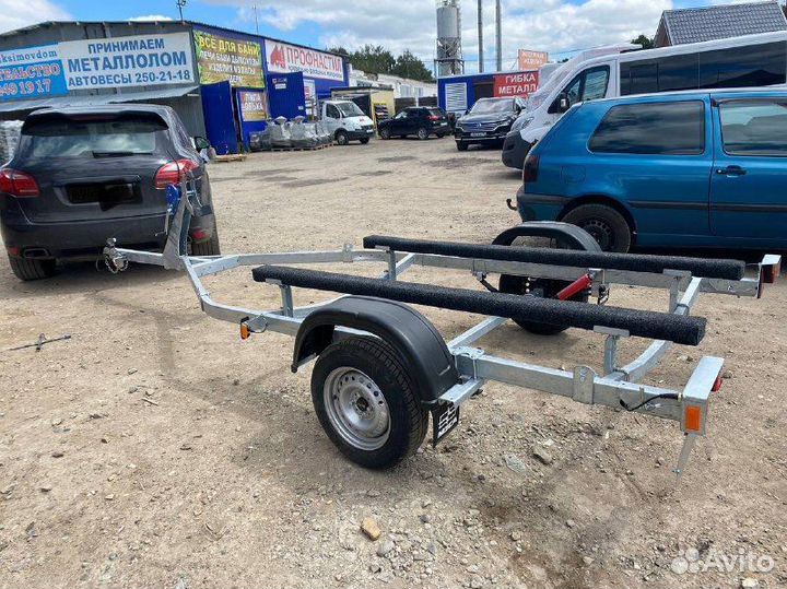 Прицеп легковой лодочный. Грузоподъёмность: 563 кг