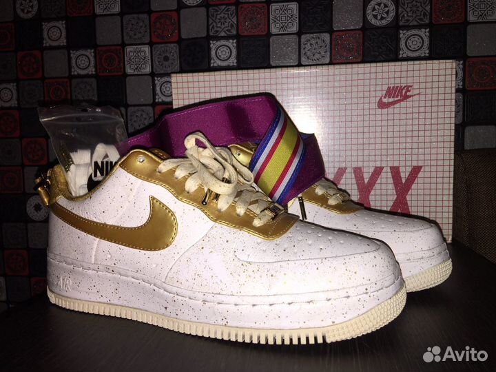 Nike air outlet force gold medal