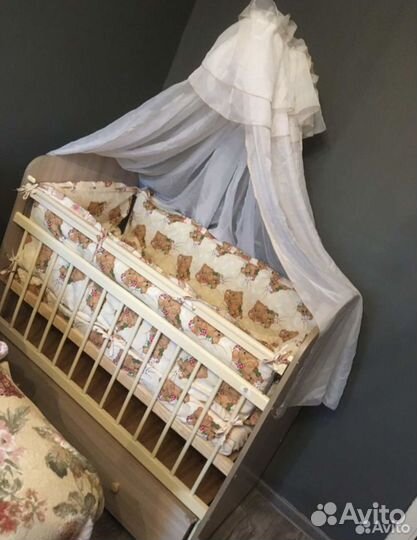 Кровать с балдахином