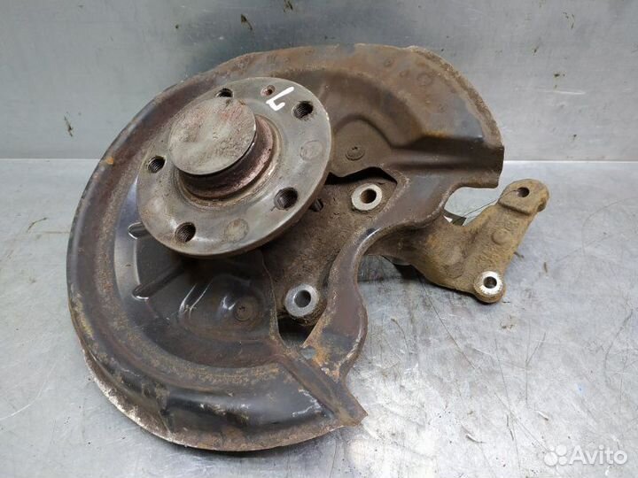 Кулак поворотный задний левый Volkswagen Golf Vi