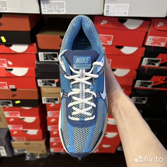 Nike Air Zoom Vomero 5 