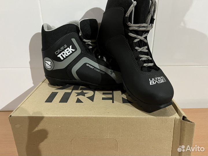 Ботинки с лыжами