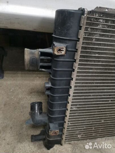 Радиатор охлаждения двигателя Opel Astra универсал