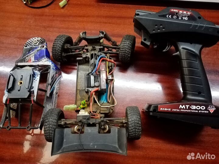 Радиоуправляемая бесколлекторная Himoto E18DB