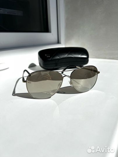 Солнцезащитные очки Chanel