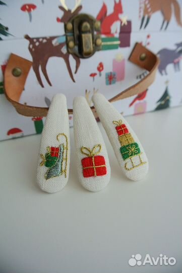 Новогодние заколки для волос с вышивкой