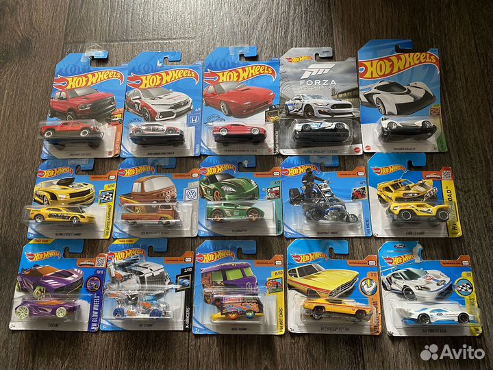 Hot wheels машинки