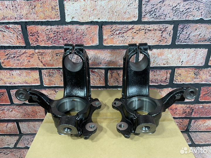 Кулак поворотный правый и левый на VW Polo 5