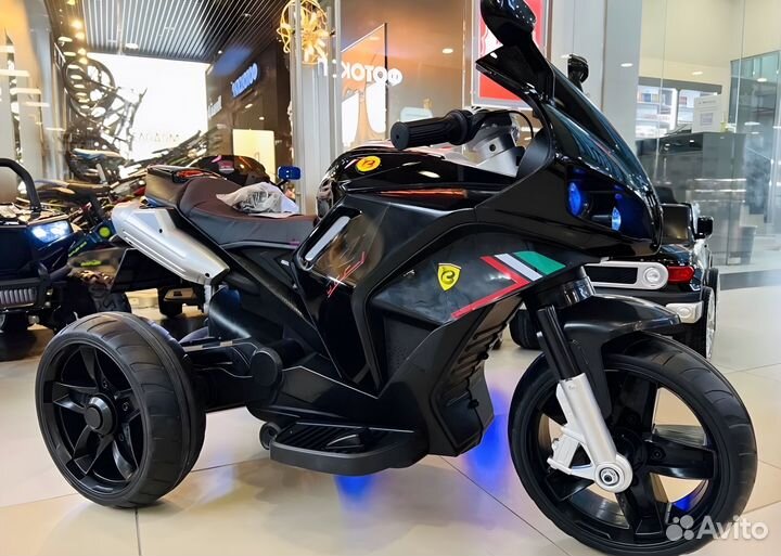 Детский электромобиль на резиновых колесах