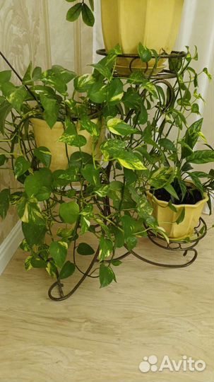 Подставка для цветов напольная металлическая