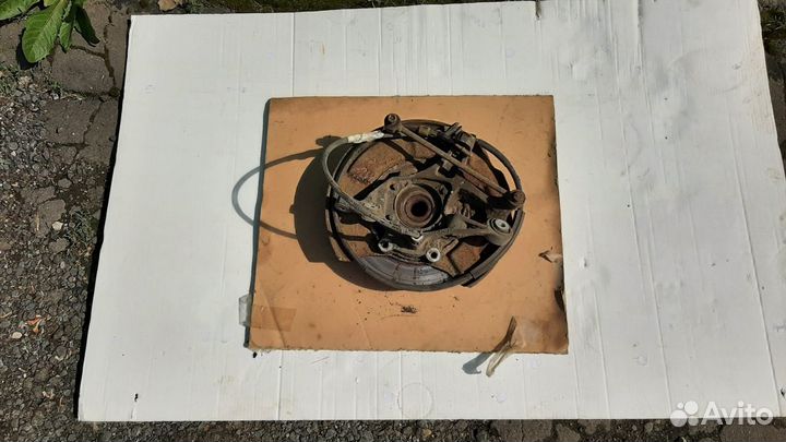 Задний правый кулак Mercedes CLS W219 W211