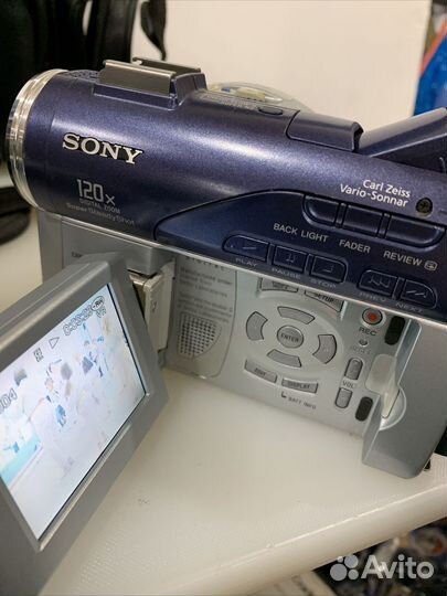 Видеокамера Sony DCR- DVD200E