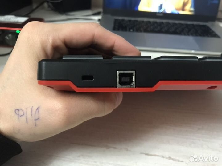 Midi контроллер akai mpd 218