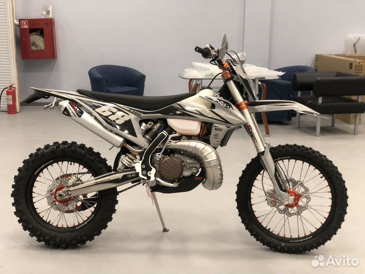 Мотоцикл GR8 300 2T Hengjian Z300 Kamax Lextra