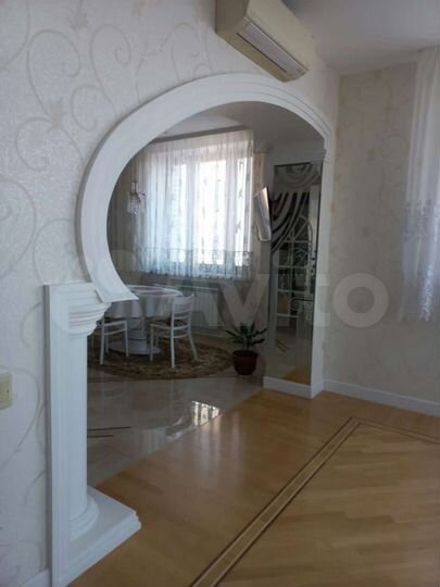 4-к. квартира, 174 м², 4/6 эт.