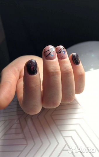 Модель на маникюр