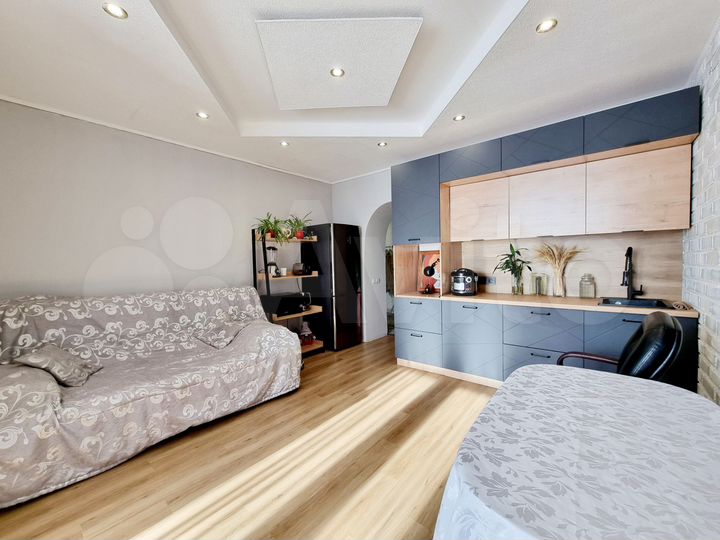 2-к. квартира, 55 м², 3/10 эт.