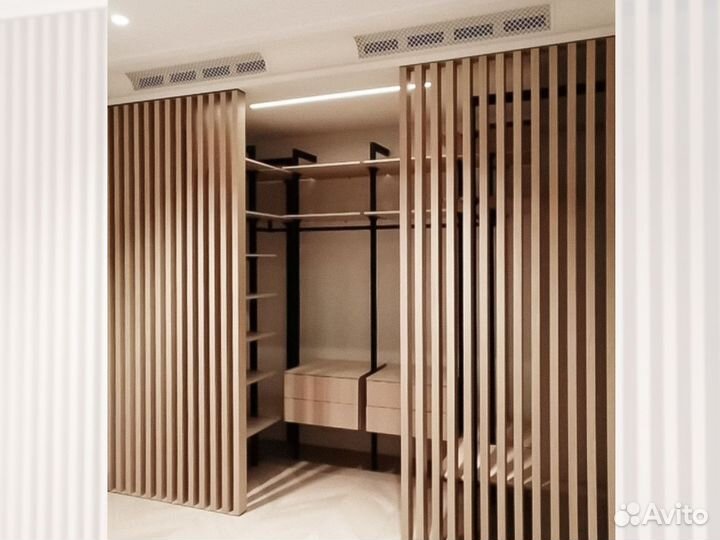Гардеробная, шкаф с реечными фасадами
