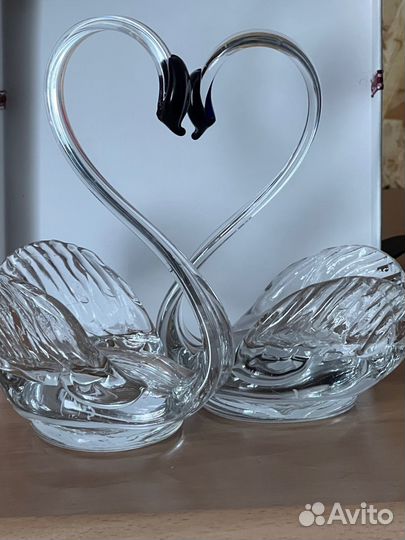 Статуэтка лебедь