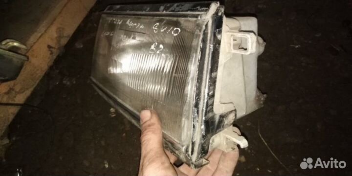 Фара правая Toyota Vista SV10