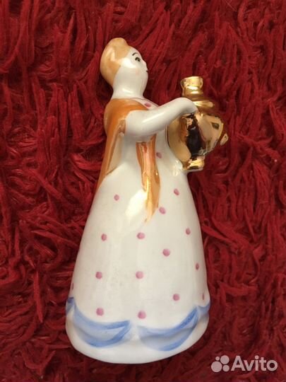 Статуэтка Девушка с самоваром Дулево