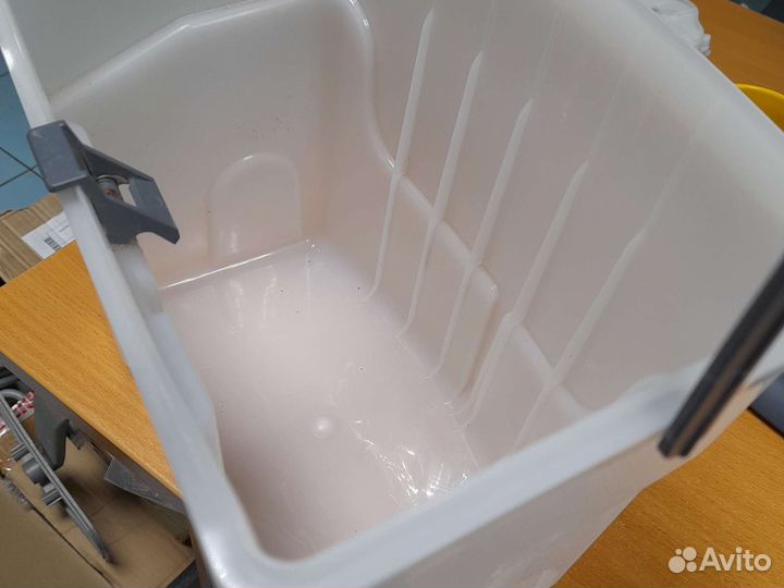 Контейнер аквафильтра пылесоса Bosch, Zelmer