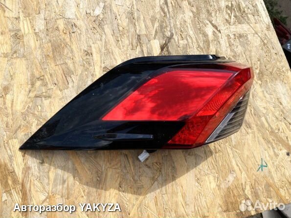 Задний левый правый фонарь Toyota Rav4 50 кузов
