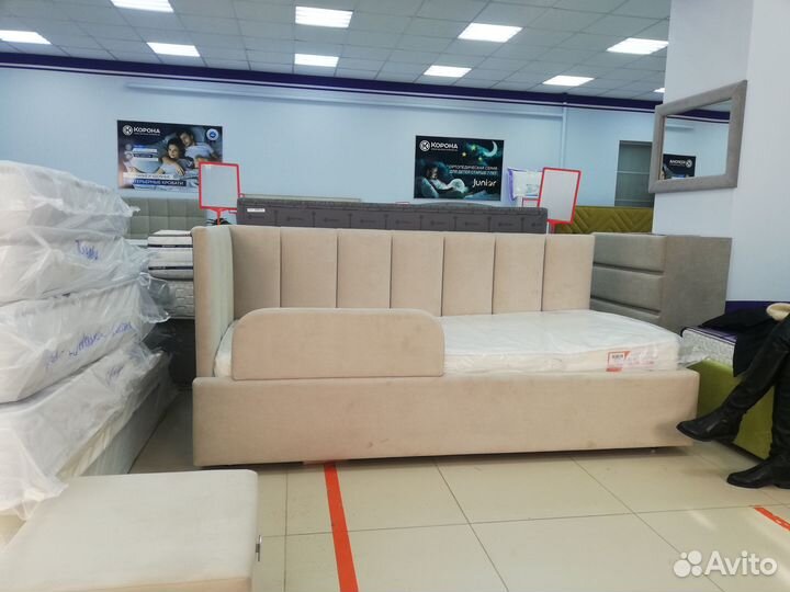 Детская кровать с мягкими бортиками