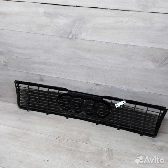 Решётка радиатора Audi 80 B3